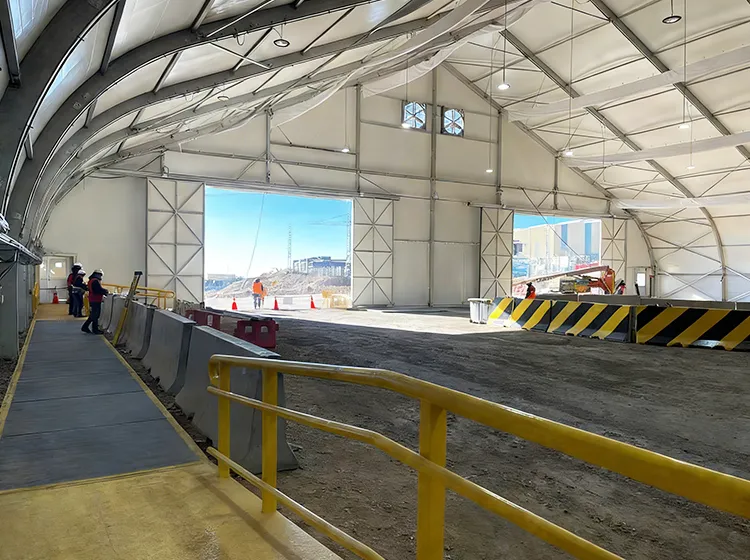 Curve-Tent-interior