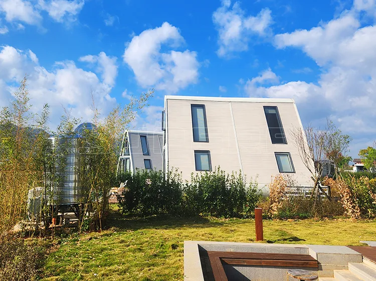 Double Layered Triangular Aluminum House (2)