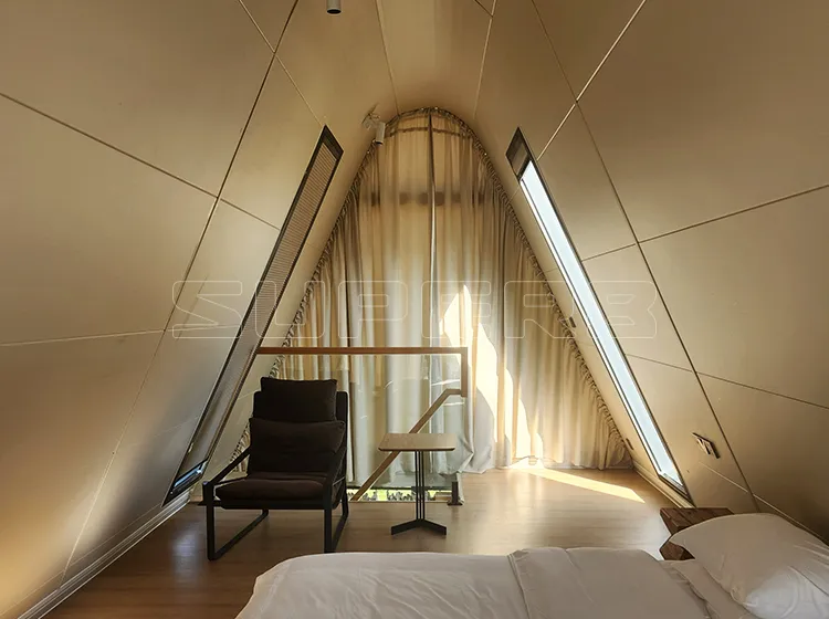 Double Layered Triangular Aluminum House (3)