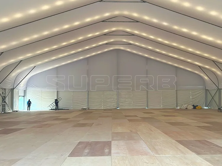 Curve Tent wedding (4)