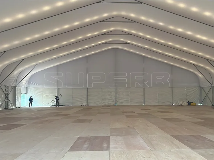 Curved-Roof-Luxury-Wedding-Tent